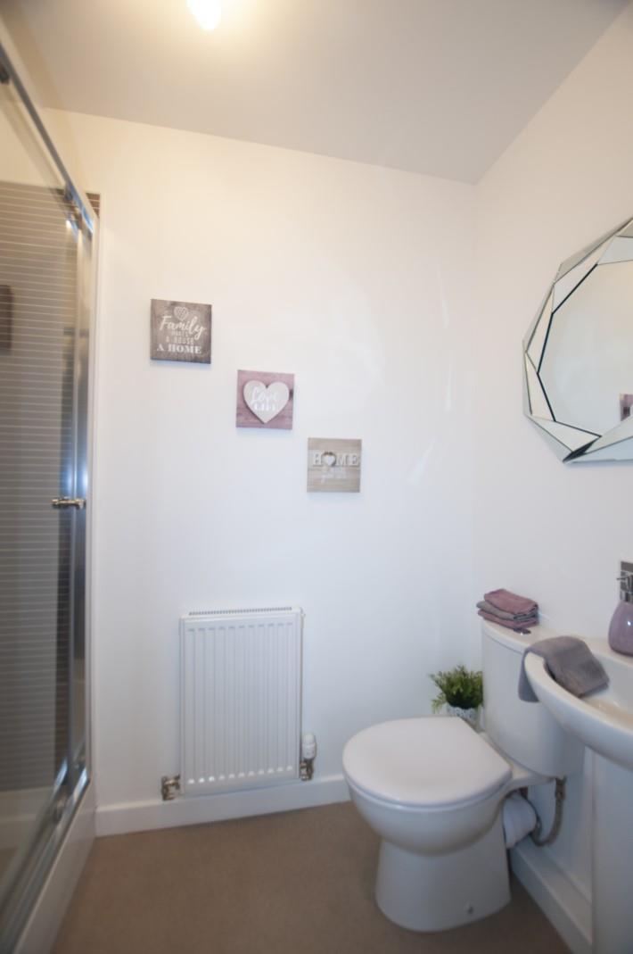Ensuite 3.jpg